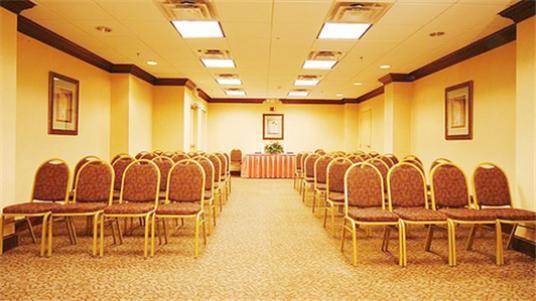 Holiday Inn Express Waterbury Udogodnienia zdjęcie